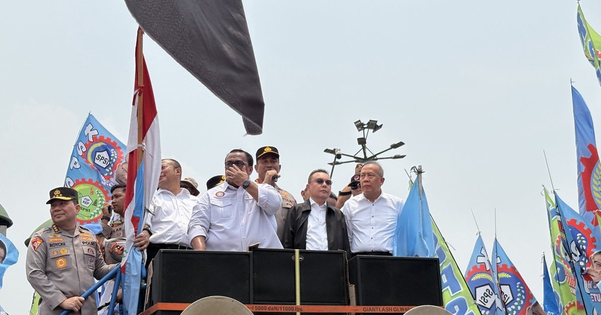 Pimpinan DPR dan Kapolri Temui Massa Buruh Usai UU Pelindungan Ketenagakerjaan Disahkan