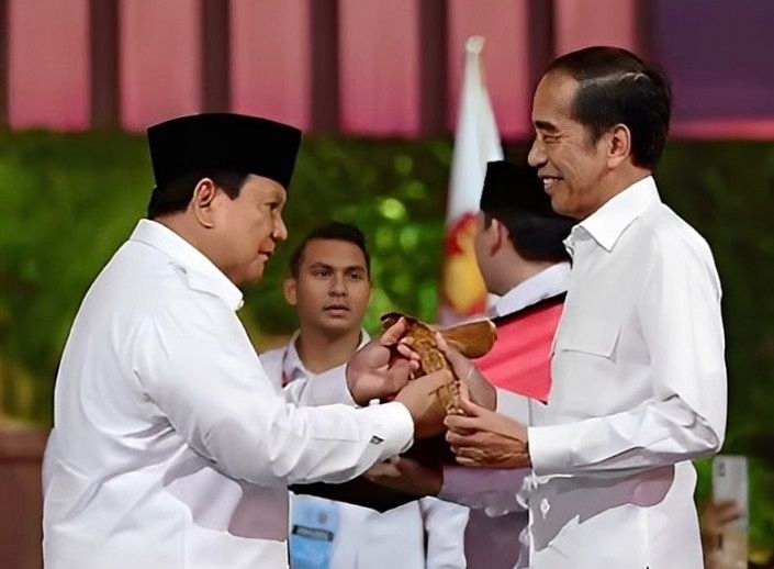 Jokowi dan Prabowo Bertemu di Tengah Putusan MK Soal Pendidikan Gibran, Hal Ini Jadi Sorotan