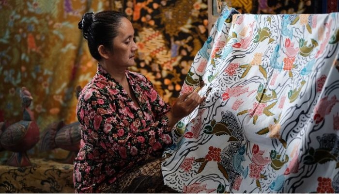 50 Motif Batik Indonesia Lengkap dengan Asal Daerah dan Maknanya