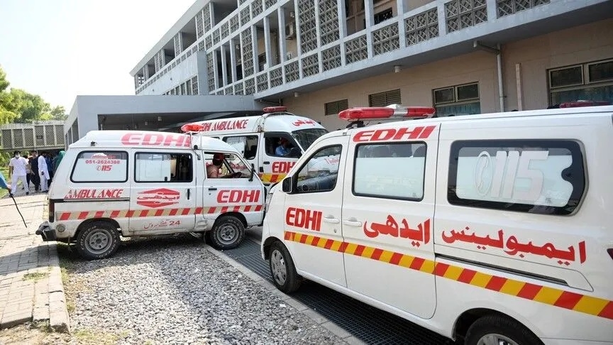 Pakistan: Ambulans Tiba-Tiba Terbakar, Insiden Tewaskan 9 Orang