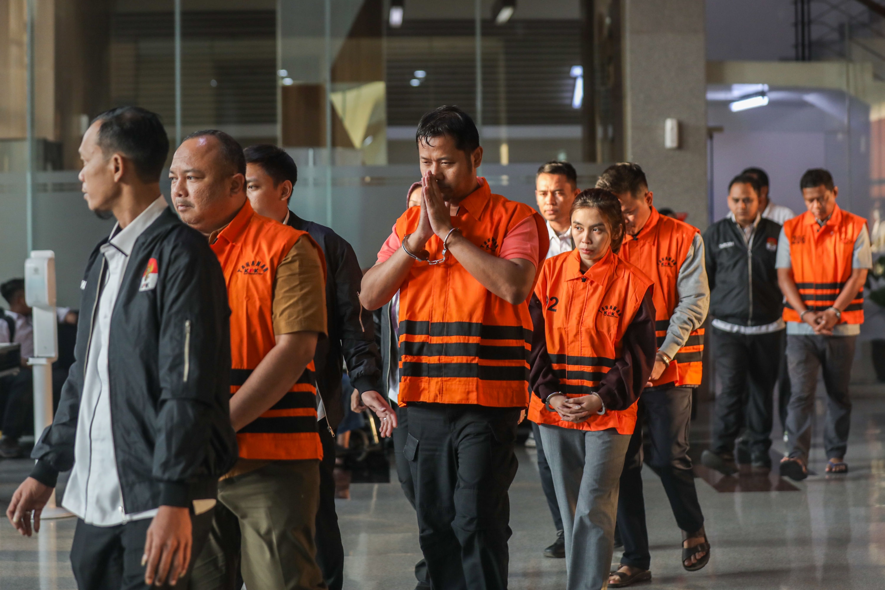 KPK Tetapkan Lima Tersangka Usai OTT di BNPB