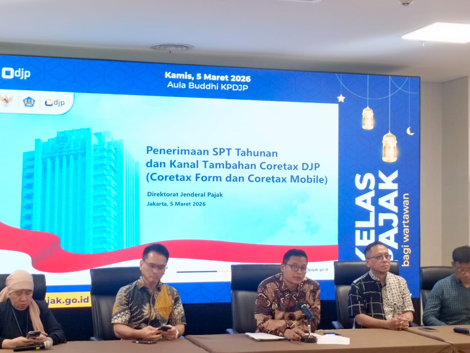 Pajak THR Dipotong, DJP Tegaskan Bukan Beban Baru