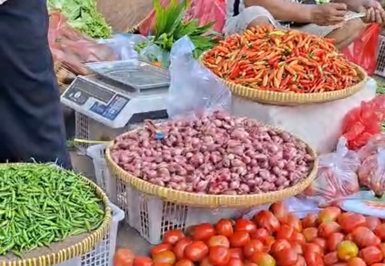 Jelang Idulfitri, Harga Pangan Naik Gila-gilaan: Cabai, Daging, hingga Ayam Ikut Melonjak