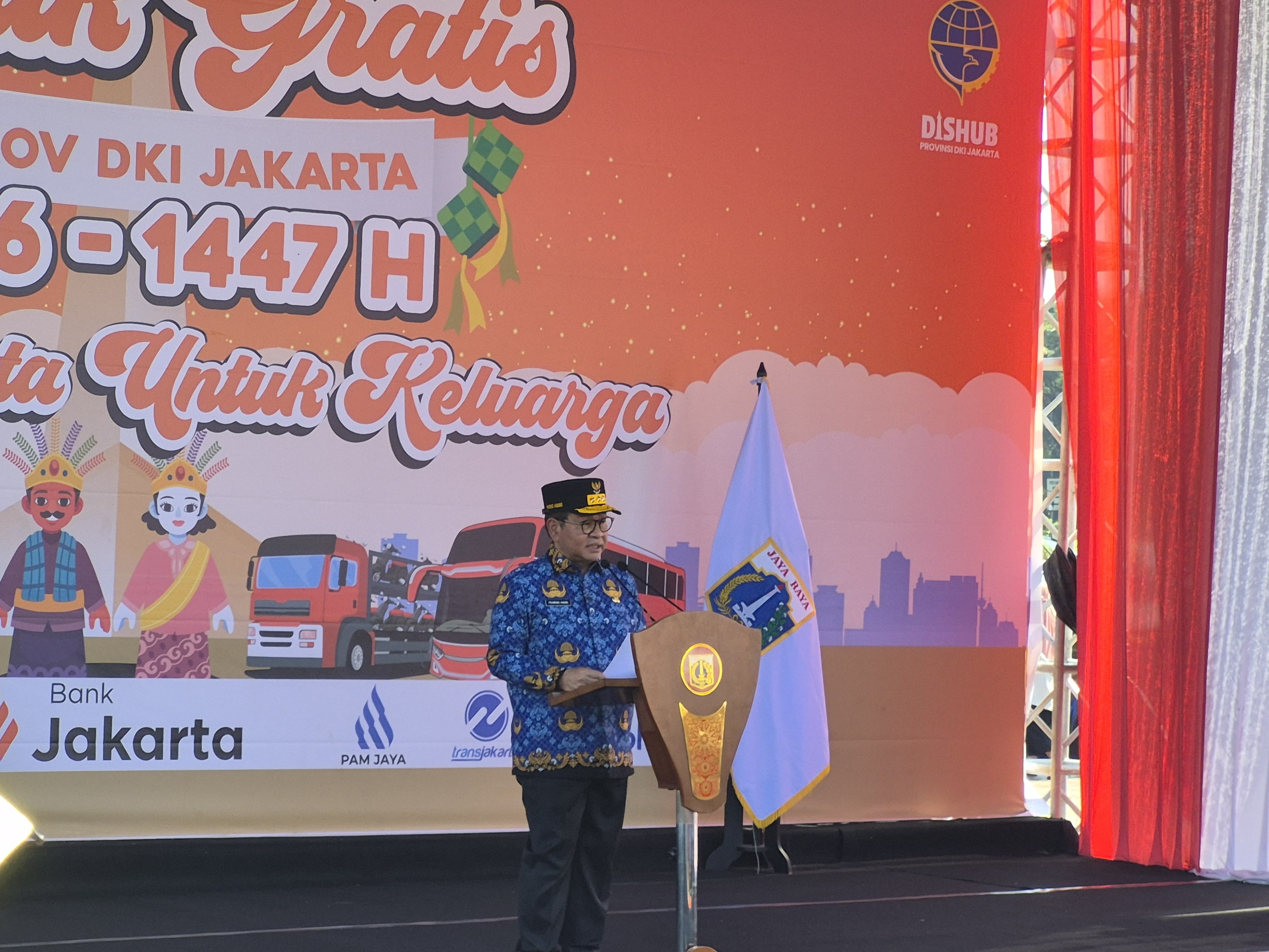 Ribuan Pemudik Padati Monas, Pemprov Jakarta Kerahkan 744 Bus