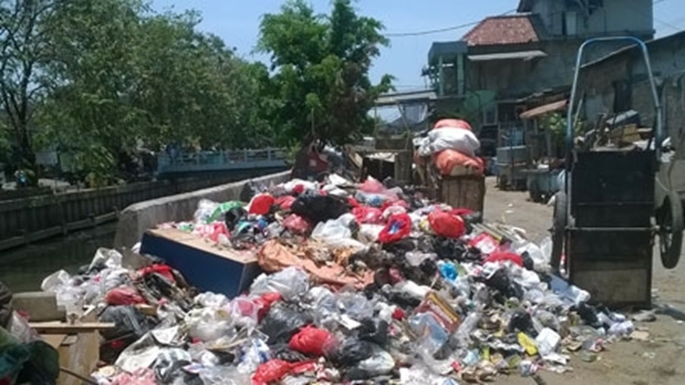 Bau TPS Rawajati Ganggu Warga, PSI Tagih Aksi Pramono Anung