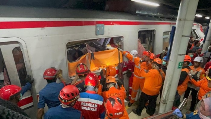 Korban Meninggal Dunia Tabrakan Kereta di Bekasi Timur Jadi 15 Orang, Basarnas: Evakuasi Butuh Penanganan Khusus