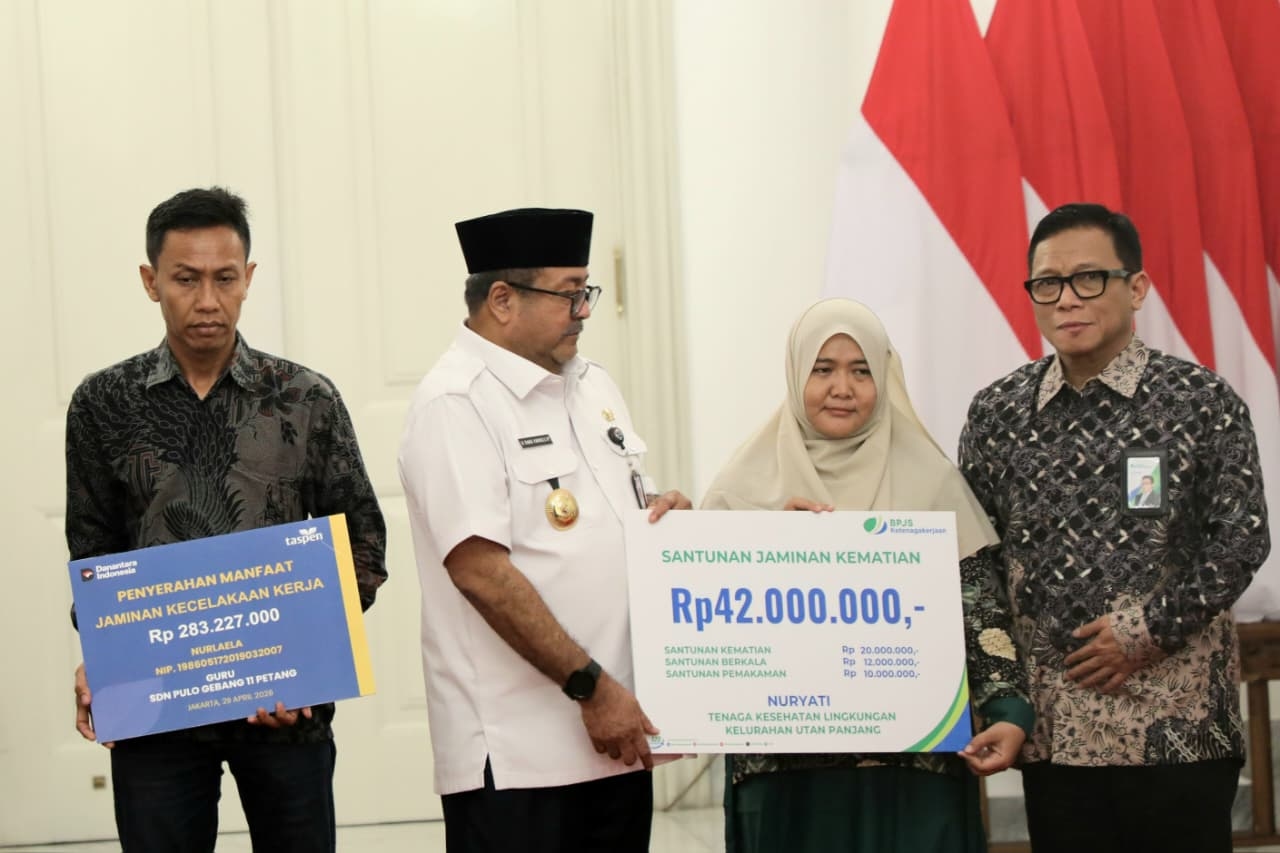 Pemprov Jakarta Serahkan Santunan untuk Dua Korban Tabrakan Kereta di Bekasi Timur
