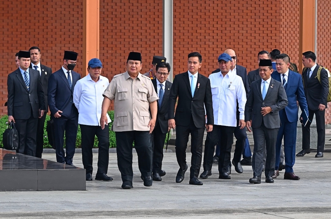 Prabowo Terbang ke Filipina Hadiri KTT Ke-48 ASEAN, Didampingi Bahlil dan Seskab Teddy