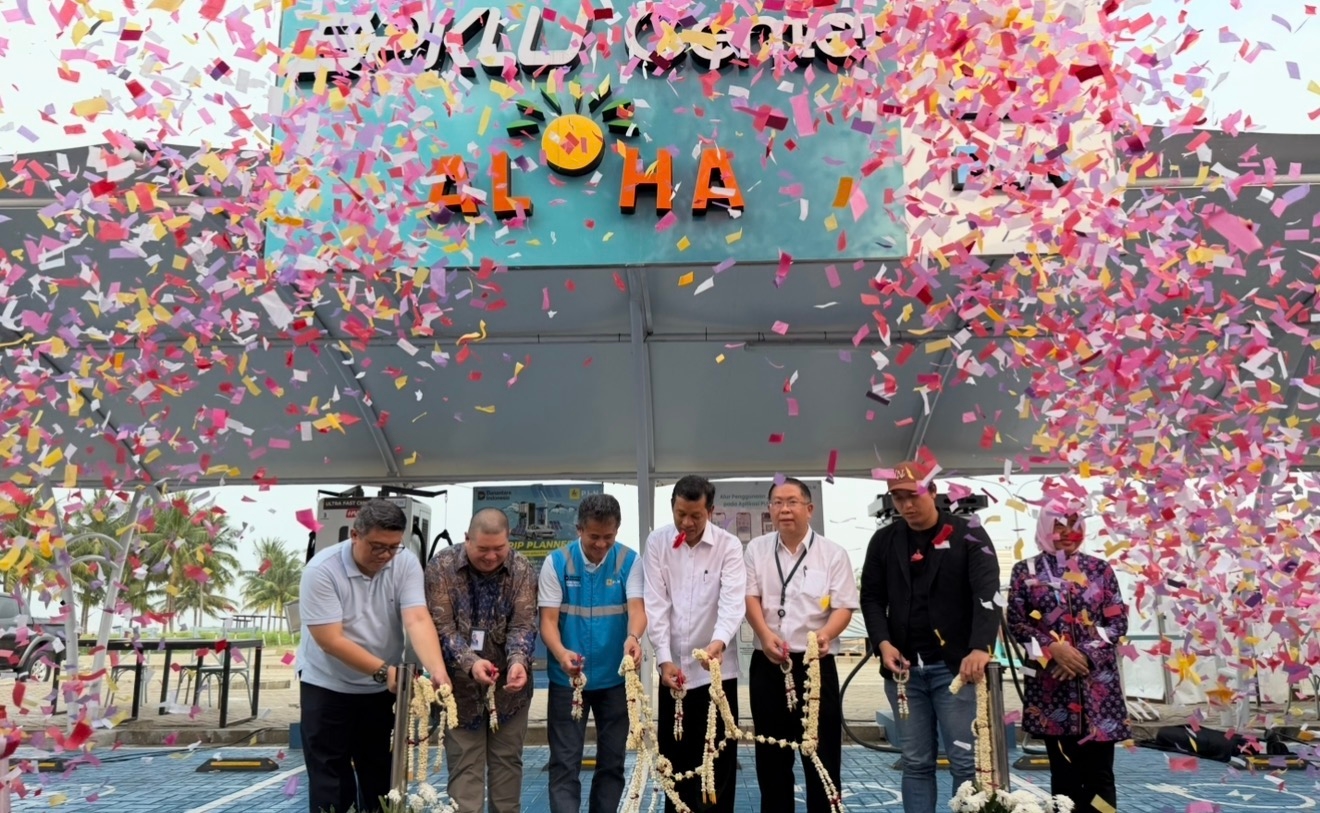 SPKLU Center Resmi Hadir di Aloha PIK 2, Pengendara Mobil Listrik Kini Bisa Isi Daya Sambil Kulineran