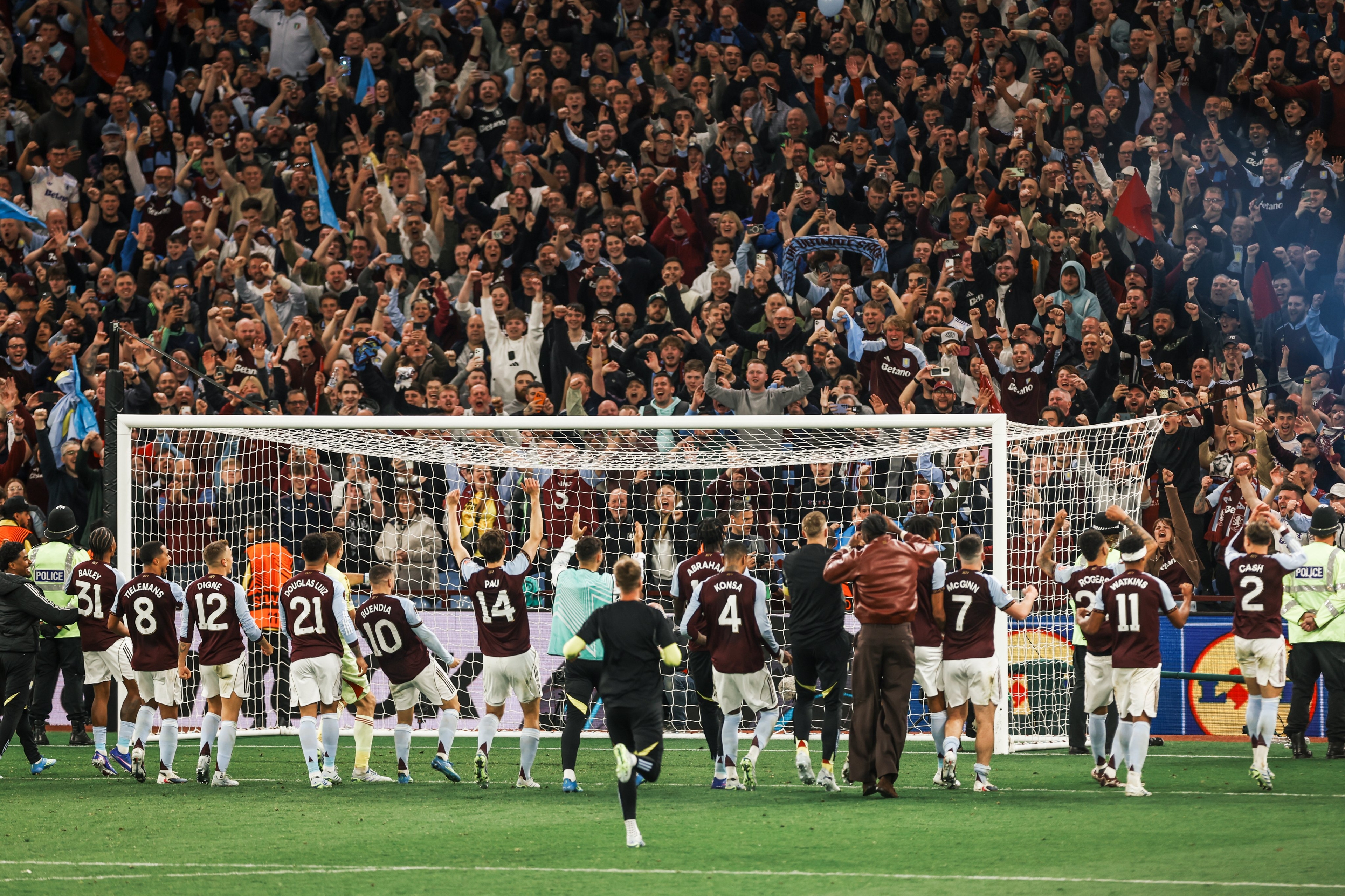 Liga Europa: Kompak Comeback, Aston Villa dan Freiburg Jumpa di Final!
