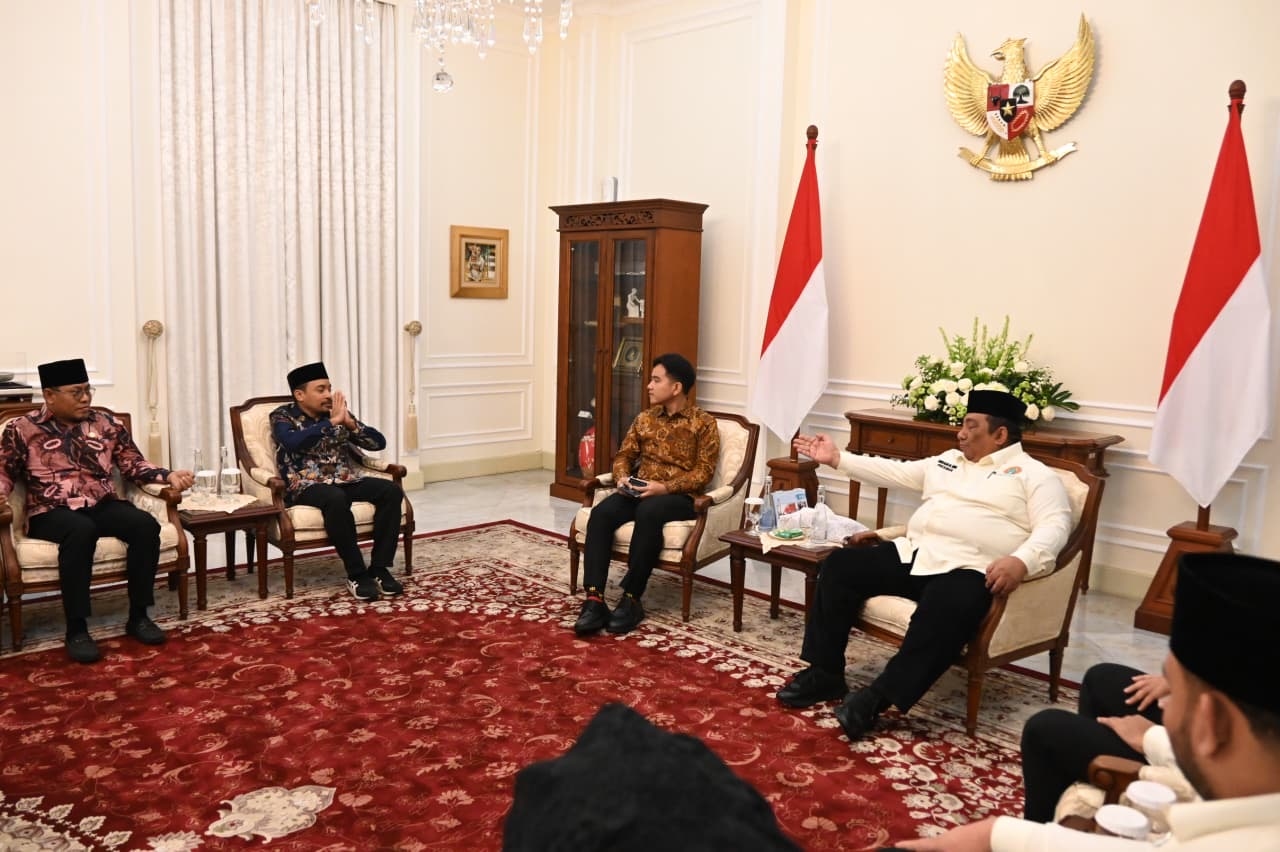 Jaga Persatuan Bangsa, Gibran Minta Pemuda Masjid Dunia Jadi Perekat Generasi Muda