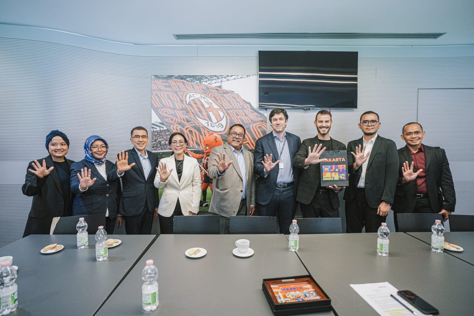 Ke Italia, Rano Karno Ingin JIS Jadi Stadion Kelas Dunia Seperti San Siro Stadium