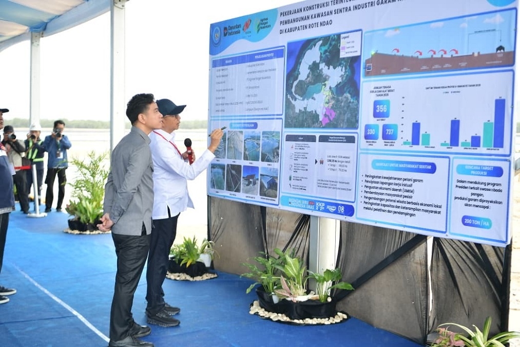 Dialog dengan Petani Garam Rote Ndao, Wapres Gibran Dorong Percepatan Swasembada dan Penguatan Ekonomi Pesisir