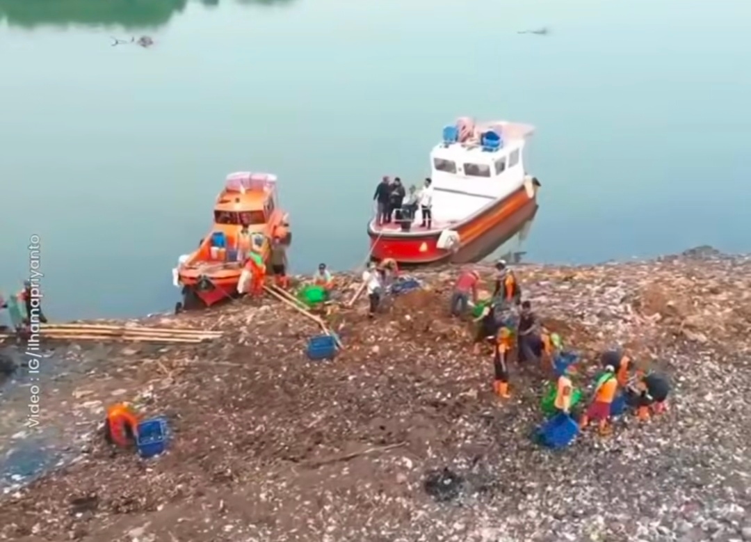 Pemprov Jakarta Target Pembersihan Sampah Muara Angke Rampung Besok