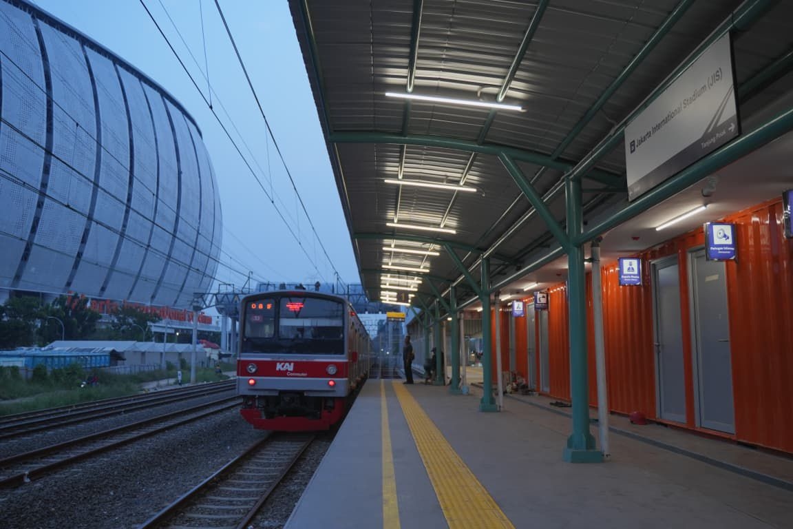 Nonton Konser di JIS Kini Lebih Mudah, Bisa Naik KRL Atau Parkir di Ancol