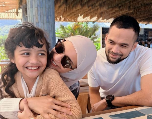 Ibu Mertua Kena Stroke dan Anak Autis, Shireen Sungkar Nangis: Ada Dua Pintu Surga di Rumah