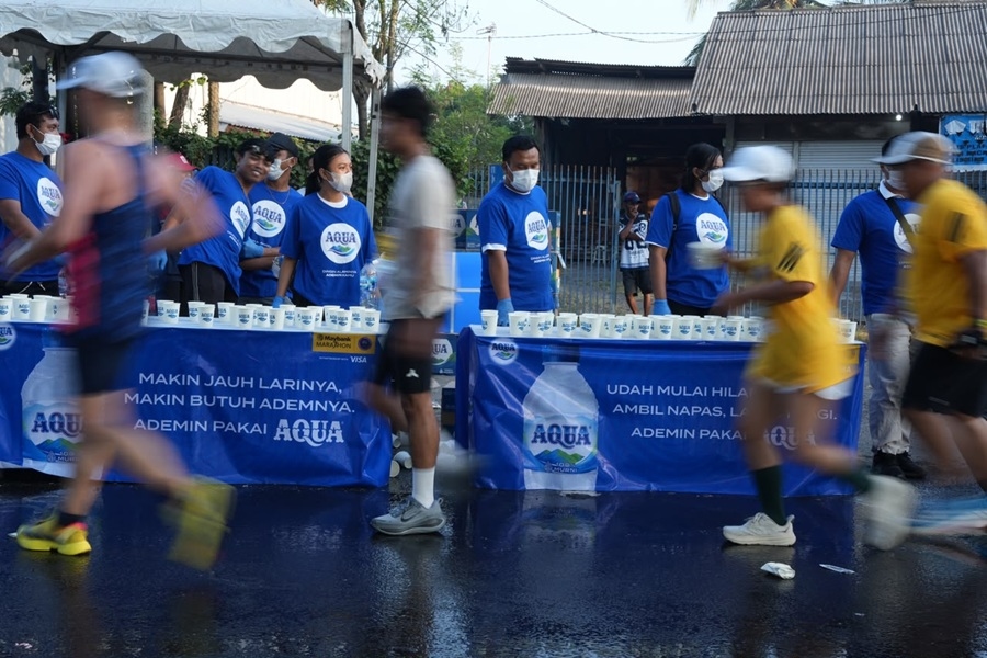 AQUA Kembali Jadi Official Hydration Partner Maybank Marathon 2026, Bikin Adem 14.000 Pelari