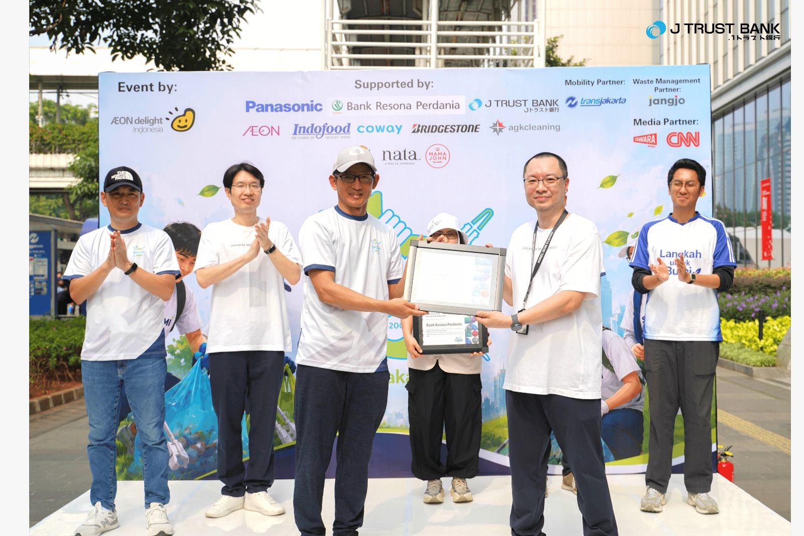 J Trust Bank Dukung Aksi Pilah Sampah di SPOGOMI Jakarta 2026