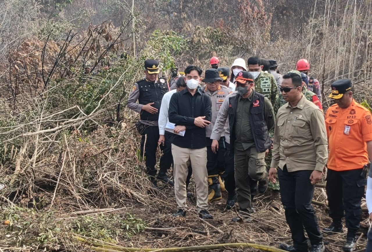 Gibran Ingatkan Penanganan Karhutla Harus Beriringan dengan Perlindungan Masyarakat