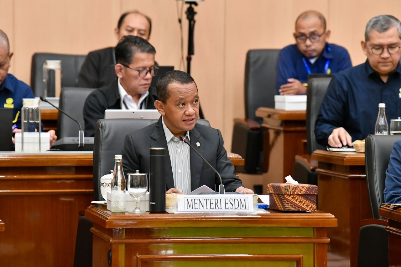 Bahlil Targetkan 400 Ribu Rumah Tangga Dapat Bantuan Listrik pada 2027