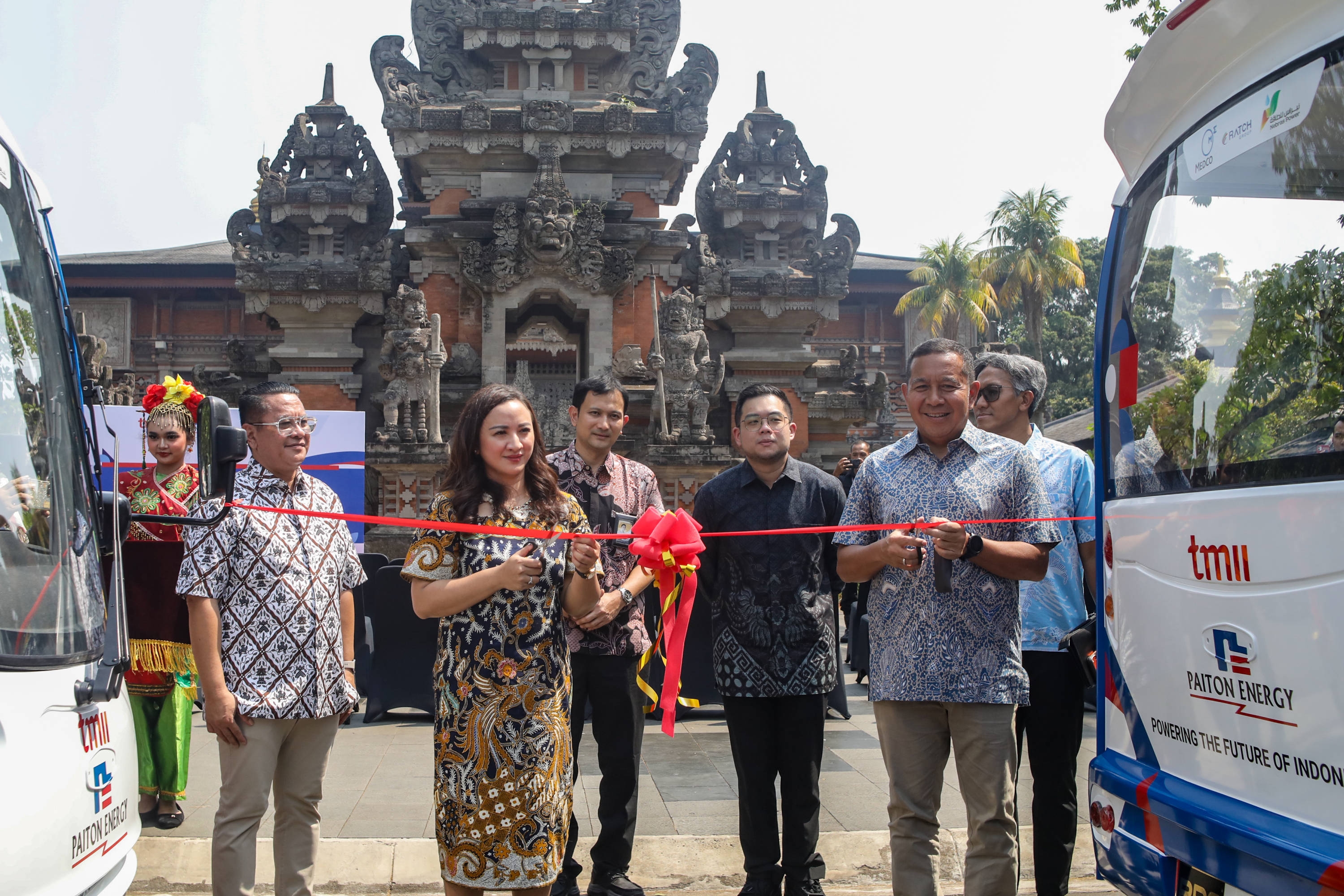 PT Paiton Energy Hibahkan Angling Listrik untuk TMII