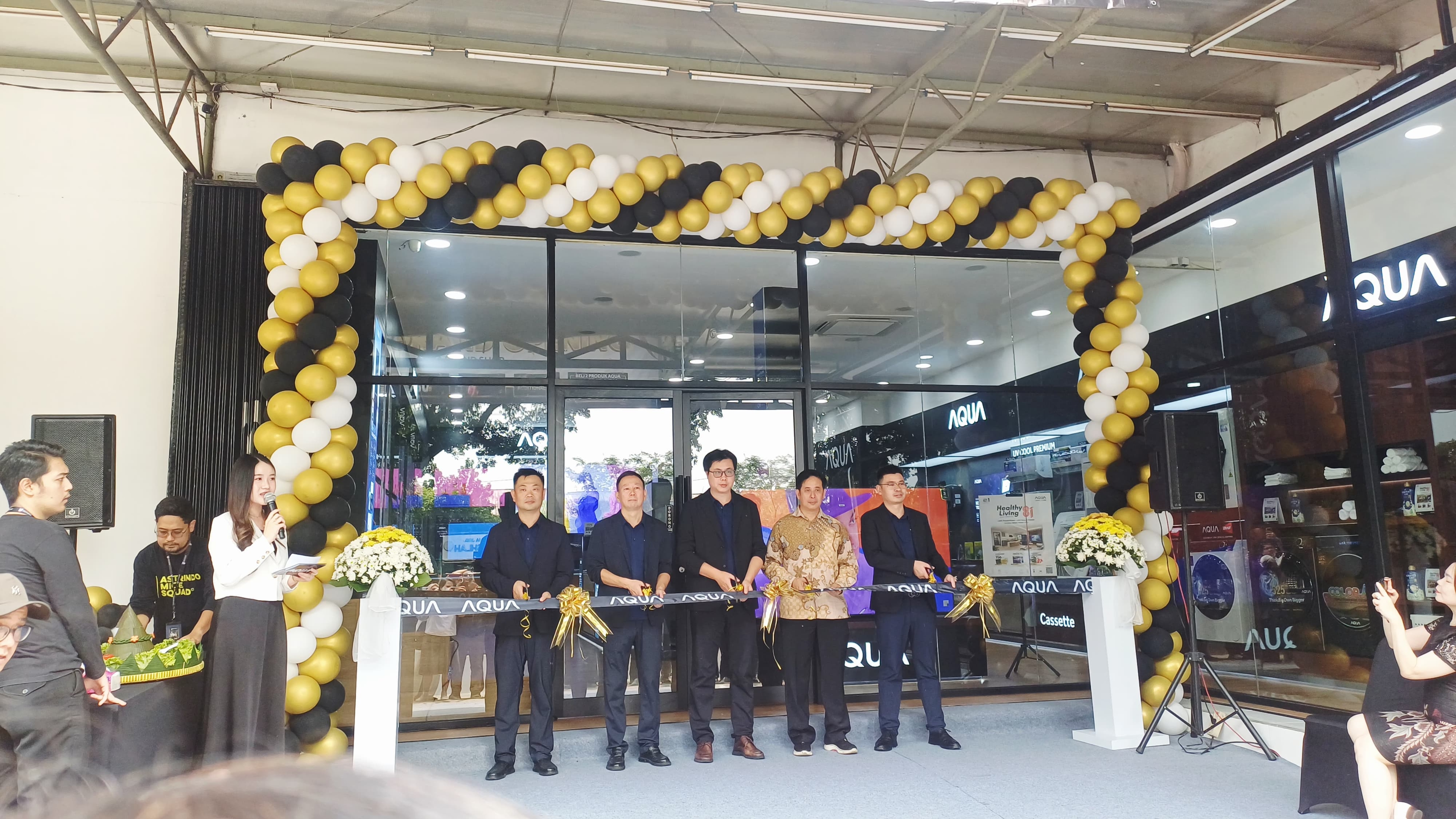 Perkuat Penetrasi Pasar, AQUA Elektronik Resmikan AQUA Brand Shop Cibinong Usung Konsep Smart Living