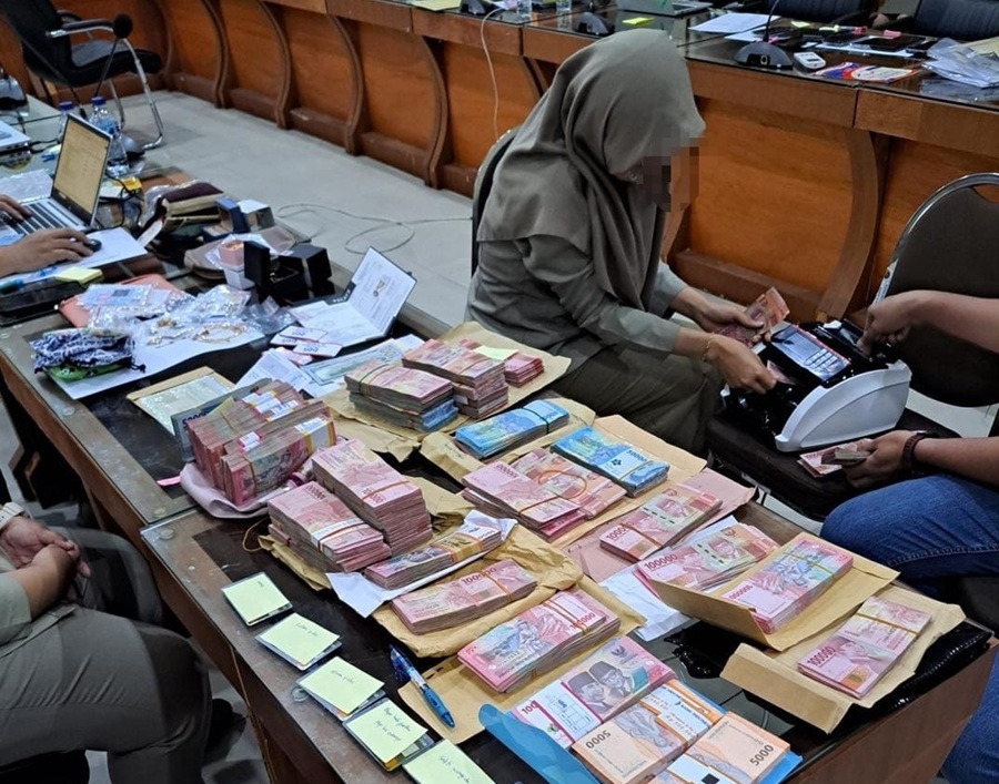 KPK Temukan Perhiasan Bernilai Puluhan Juta Rupiah dari Penggeledahan Kanwil BPN Jatim