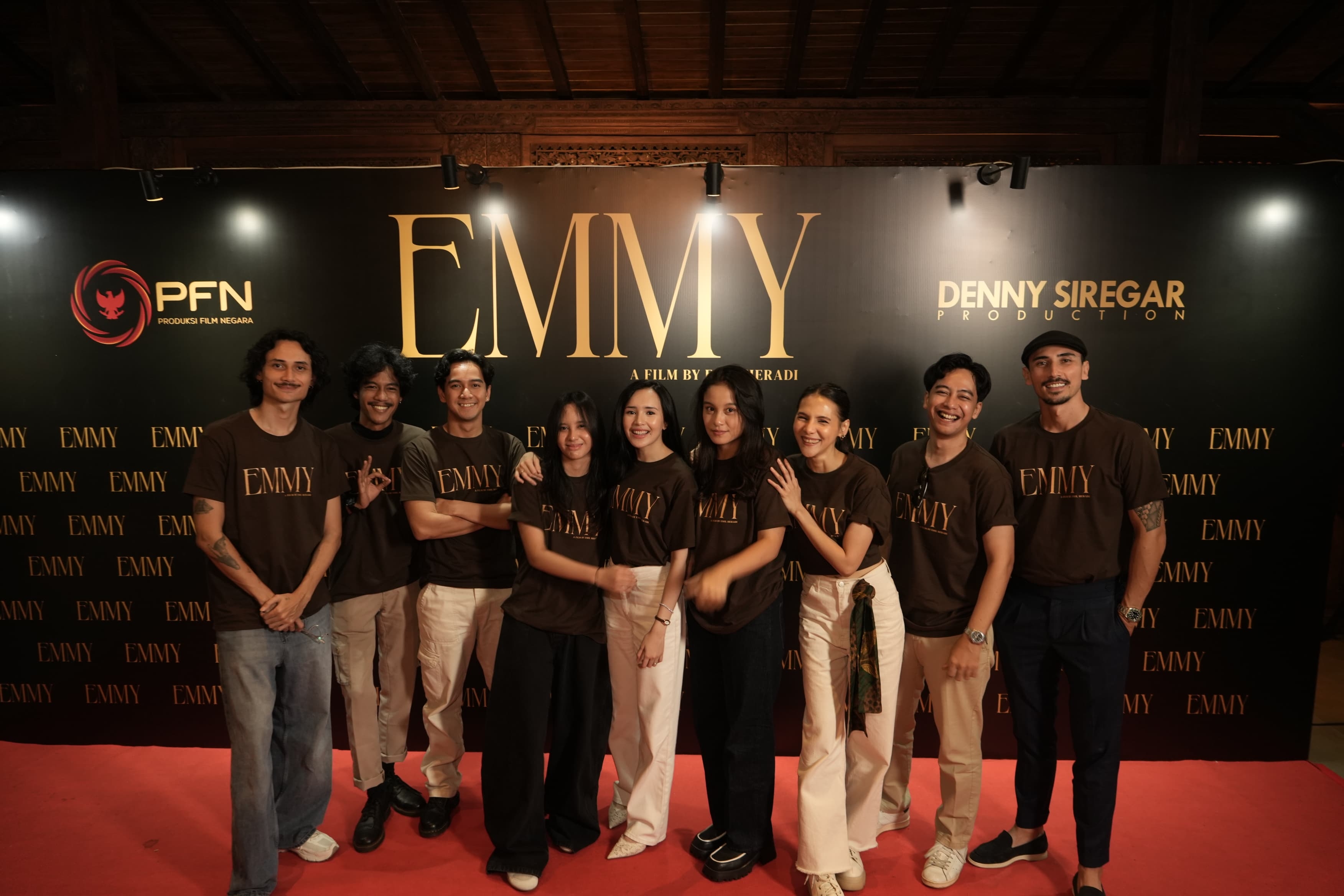 Lepas dari Kesan Berat, Denny Siregar Production Suntik Unsur Romansa dalam Film EMMY