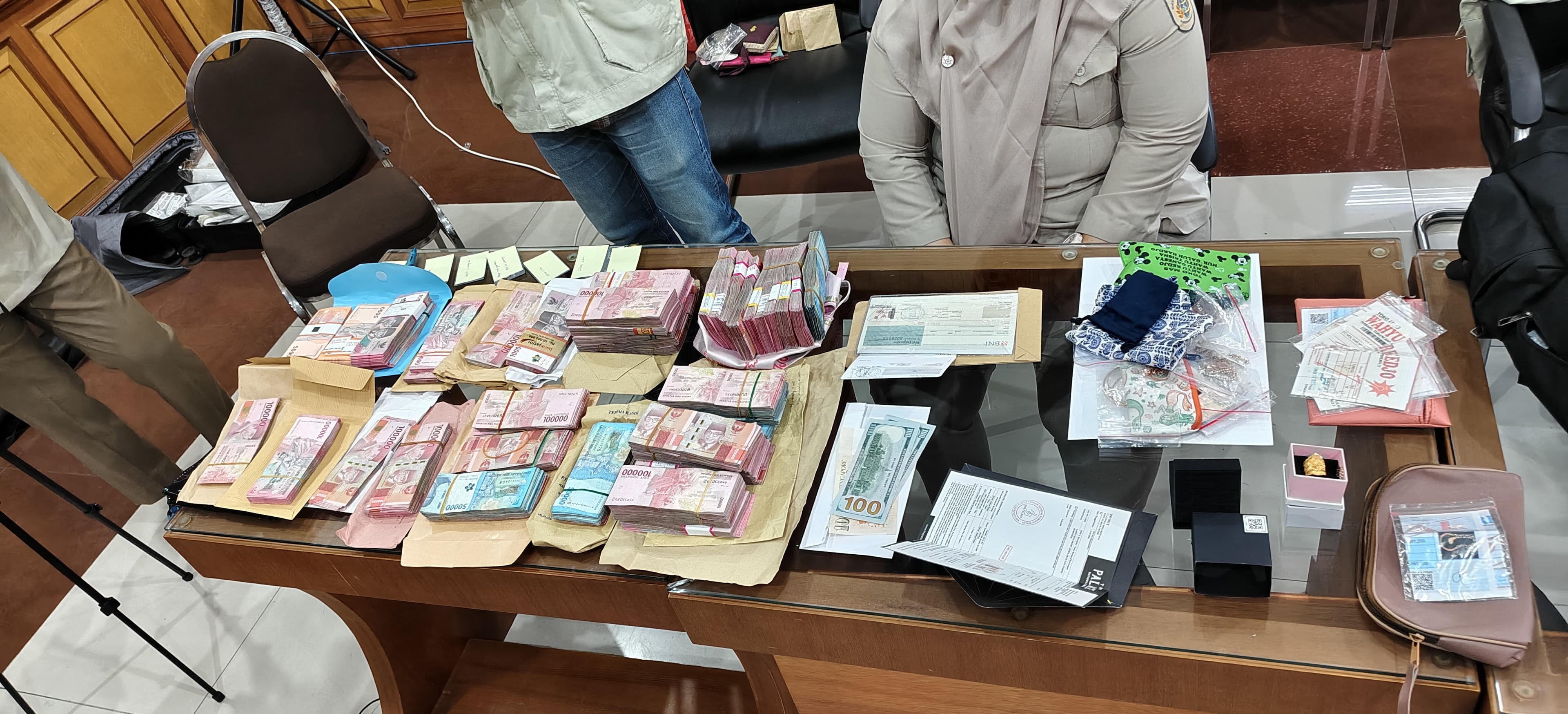 KPK Temukan Uang SGD dan USD Saat Geledah Kanwil BPN Jatim, Dalami Asal-usul Penerimaan