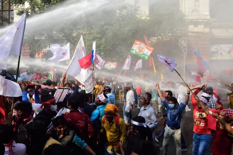 India Diguncang Gelombang Penangkapan, Ribuan Orang Ditahan Jelang Demo Tuntut Ketua KPU Mundur