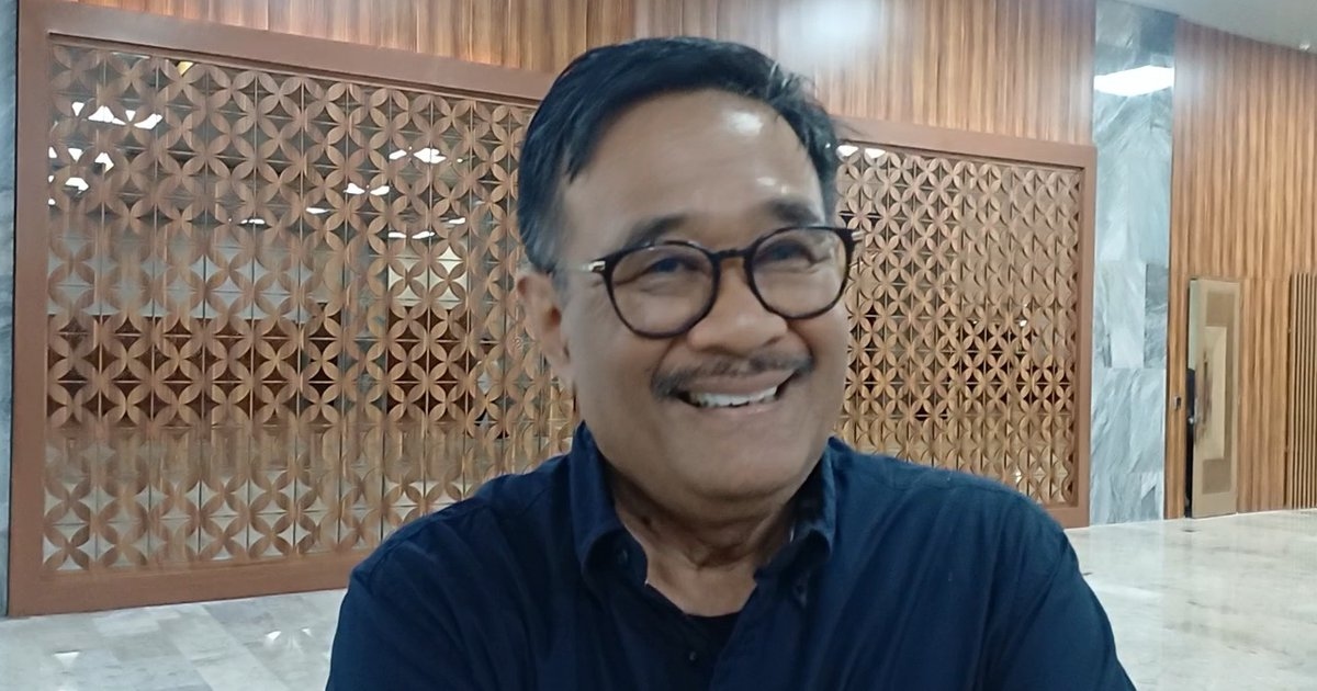 Djarot Pilih Hak Menyatakan Pendapat soal Ijazah Gibran, Kenapa Bukan Hak Angket?