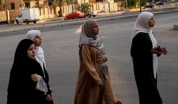 Ramai Larangan Jilbab di Azerbaijan: Menakar Hak Pendidikan Versus Kedaulatan Negara dalam Islam