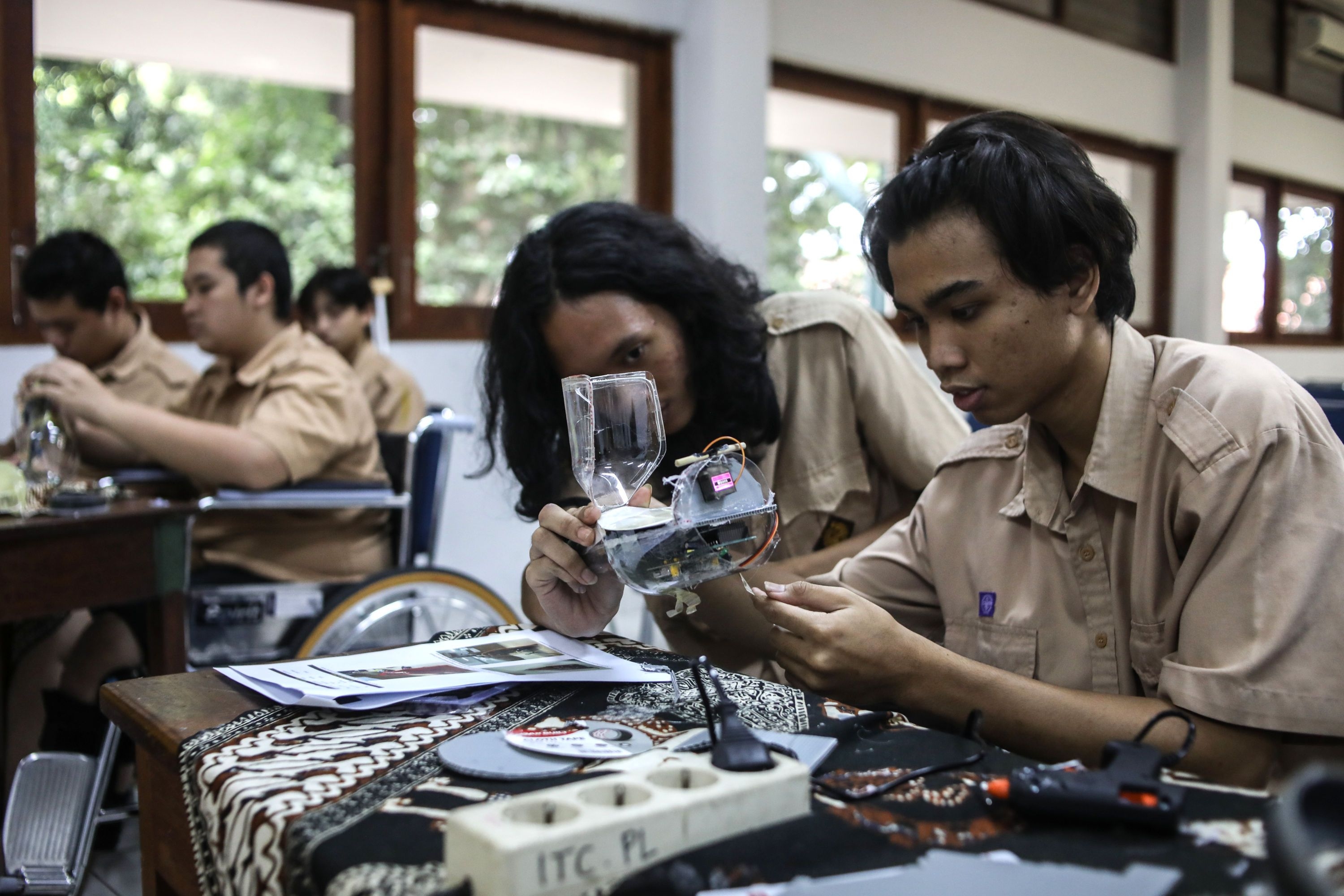 Aturan Baru Disdik Jakarta: Gawai Siswa Dikumpulkan Selama Proses Belajar