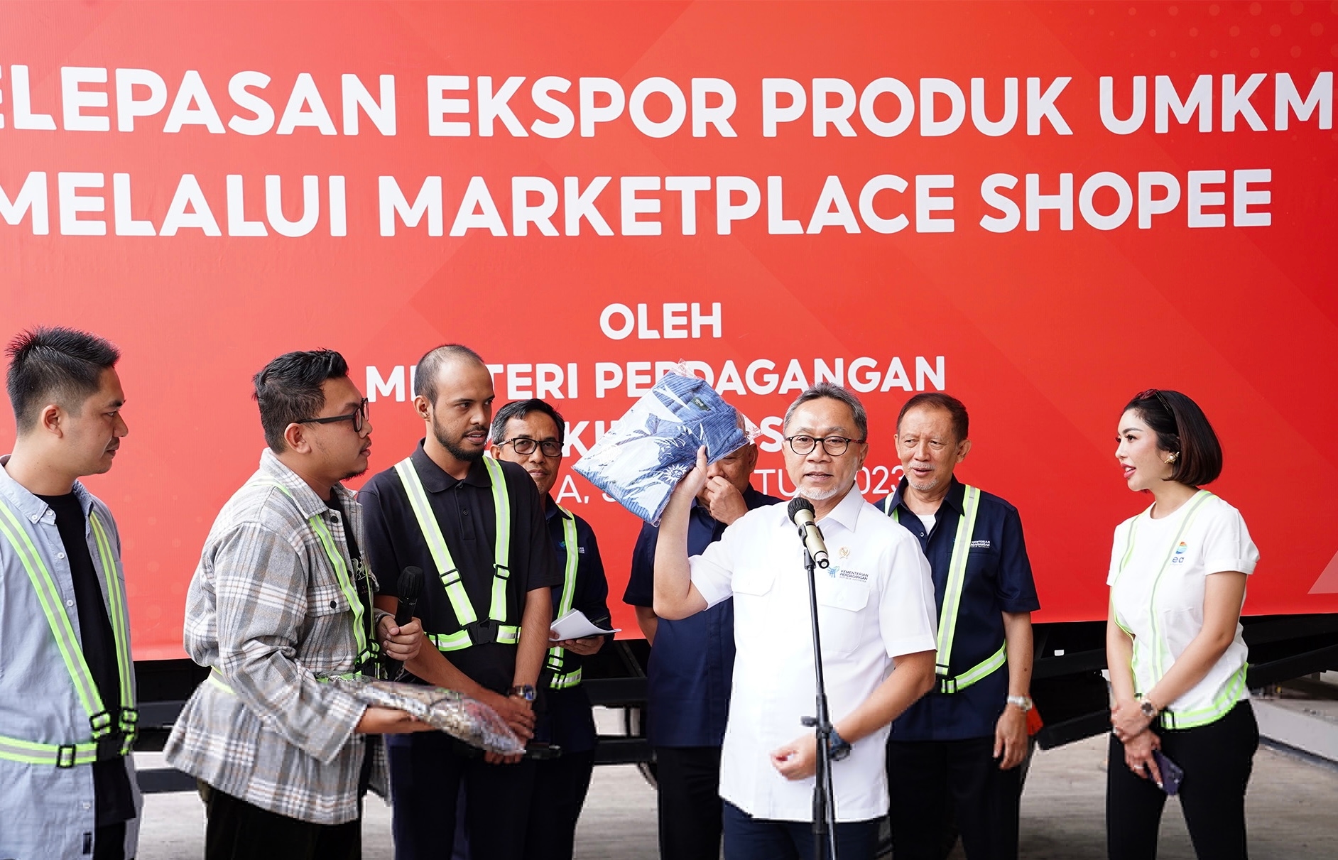 Resmikan Gudang Terbaru Shopee, Mendag: E-Commerce Dorong UMKM Go Internasional