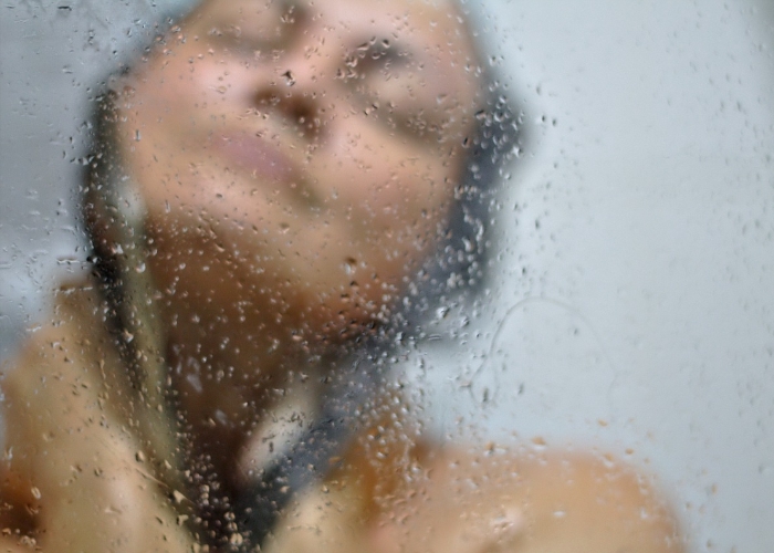 Mitos Atau Fakta, Mandi Malam Hari Berbahaya Bagi Kesehatan Tubuh?