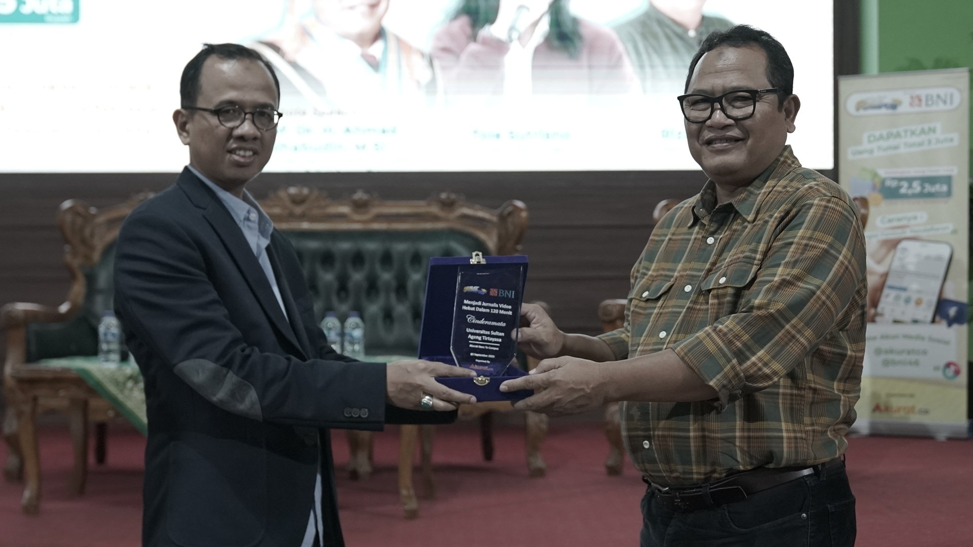 Sambut Akurat Goes To Campus, Dekan FISIP Untirta Berbagi Ilmu Jurnalistik