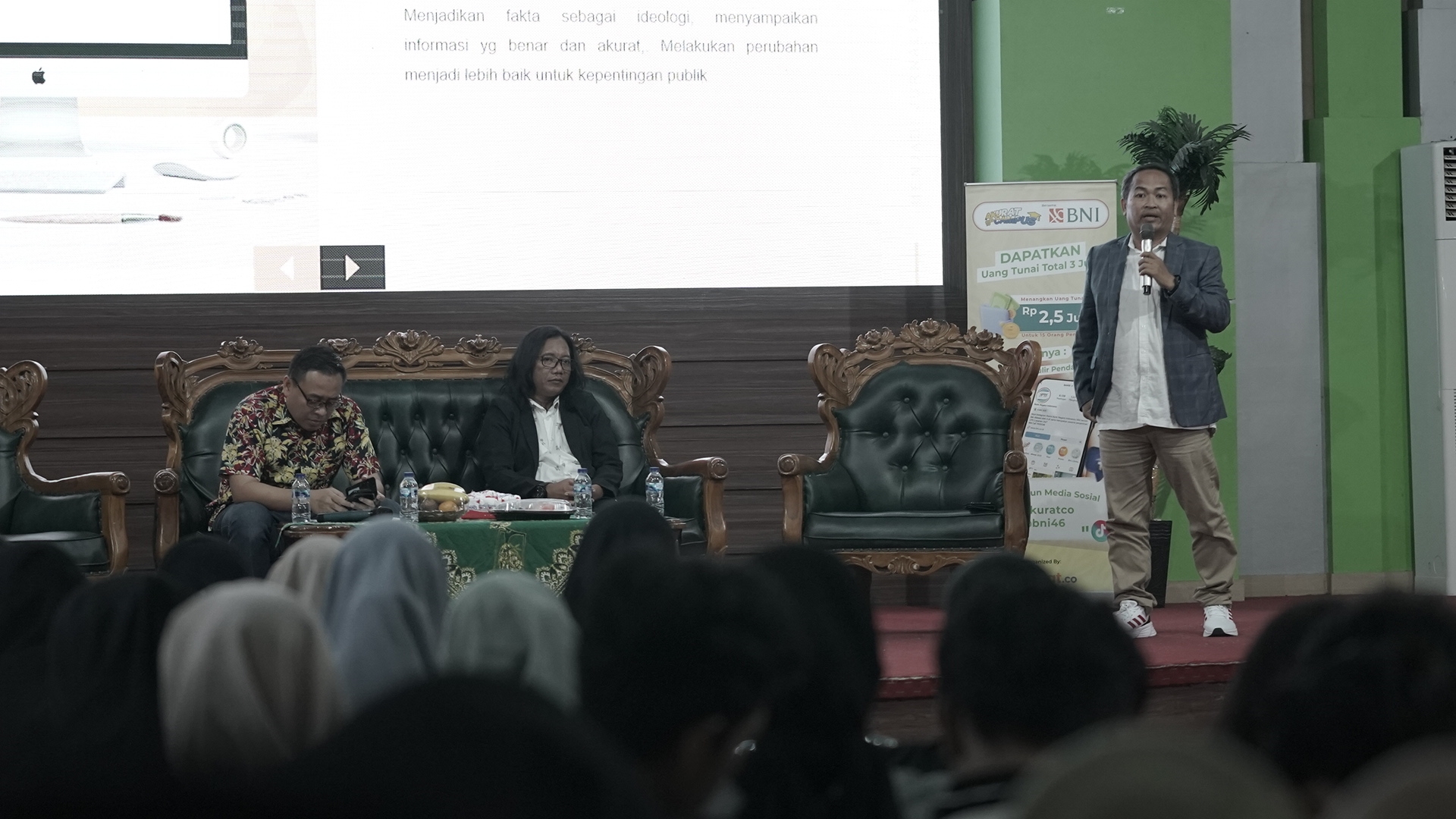 Menjadi Jurnalis Hebat Di Era Digital Lewat Akurat Goes To Campus