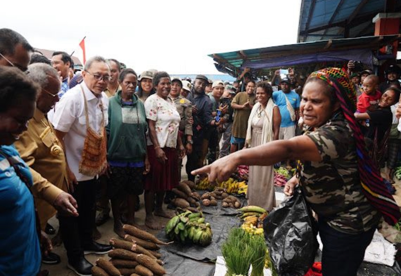 Kunjungan Ke Mimika, Mendag Zulhas: Harga Bapok Stabil