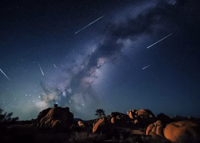Catat! Besok Ada Hujan Meteor Draconid Di Langit Indonesia
