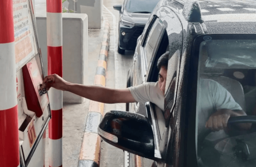 Diuji Coba Mulai Desember 2023, Jokowi Teken Aturan Bayar Tol Tanpa Sentuh