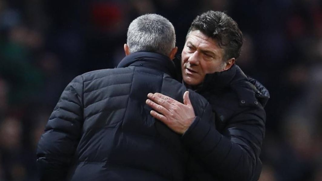 Kalah Plus Dikartukuning di Olimpico, Walter Mazzari Pulang ke Naples dengan Taksi Online 