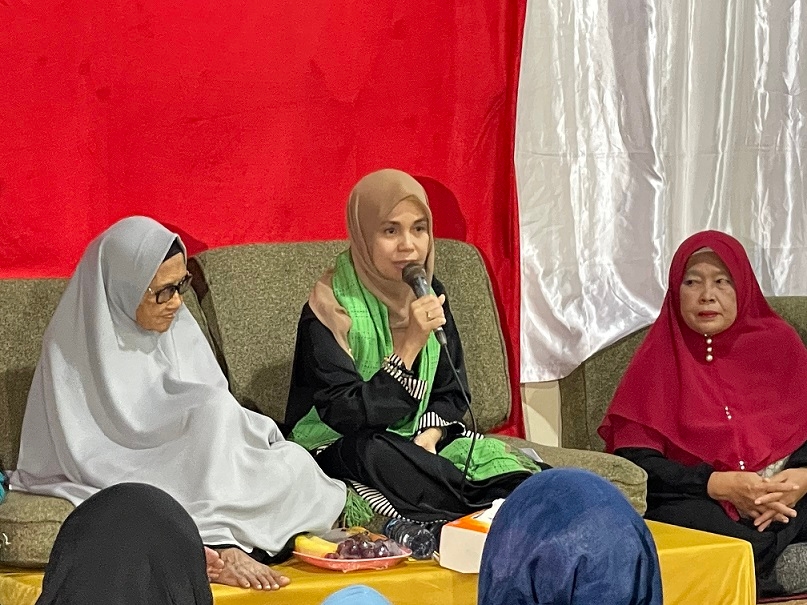 Siti Atikoh Ajak Warga Ponpes Banten Jangan Asal Pilih Pemimpin