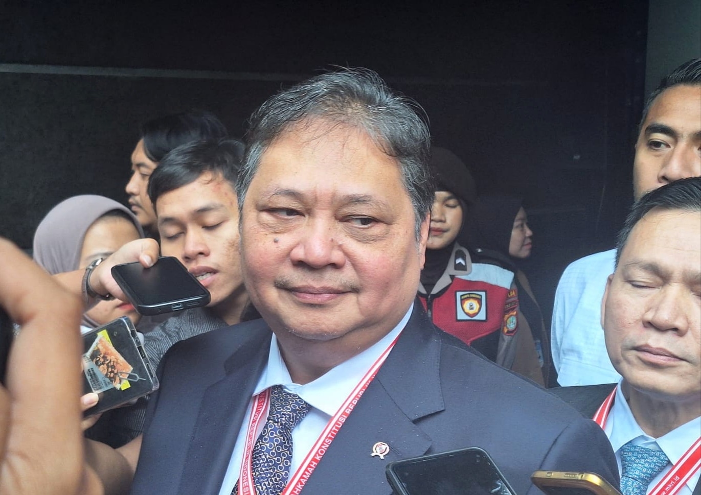 Tidak Ada Arahan Khusus, Airlangga Sebut Jokowi Cuma Minta Ini Saat Menterinya Hadir ke MK