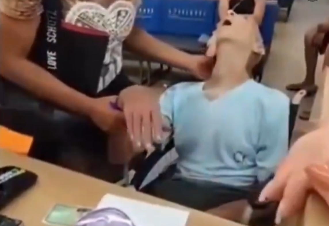 VIRAL! Seorang Wanita di Brazil Tega Bawa Mayat Pamannya ke Bank untuk Tanda Tangan Pinjaman