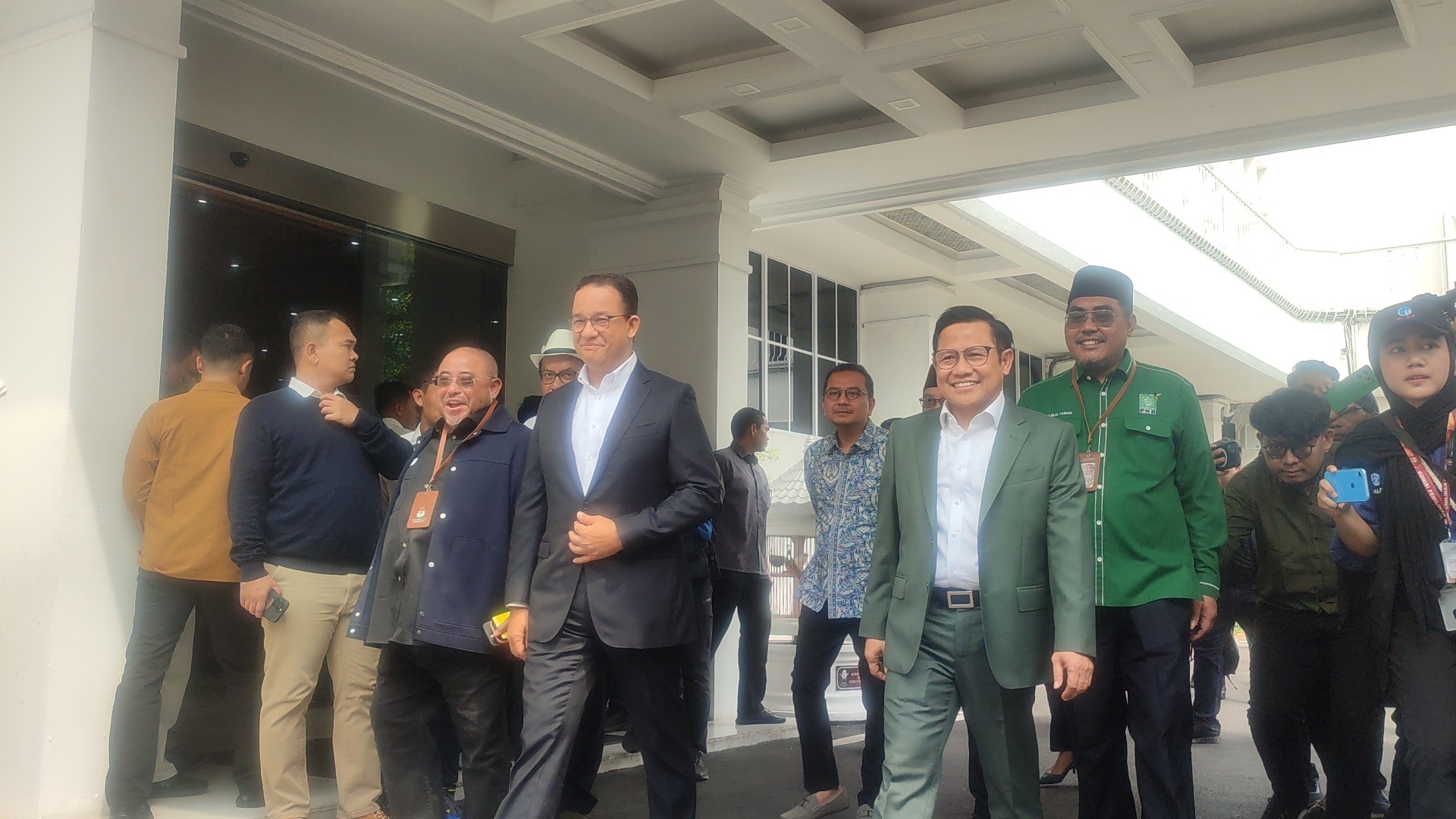 AMIN Hadiri Penetapan Presiden dan Wakil Presiden Prabowo-Gibran di KPU, Anies: Kami Menghormati Proses Bernegara