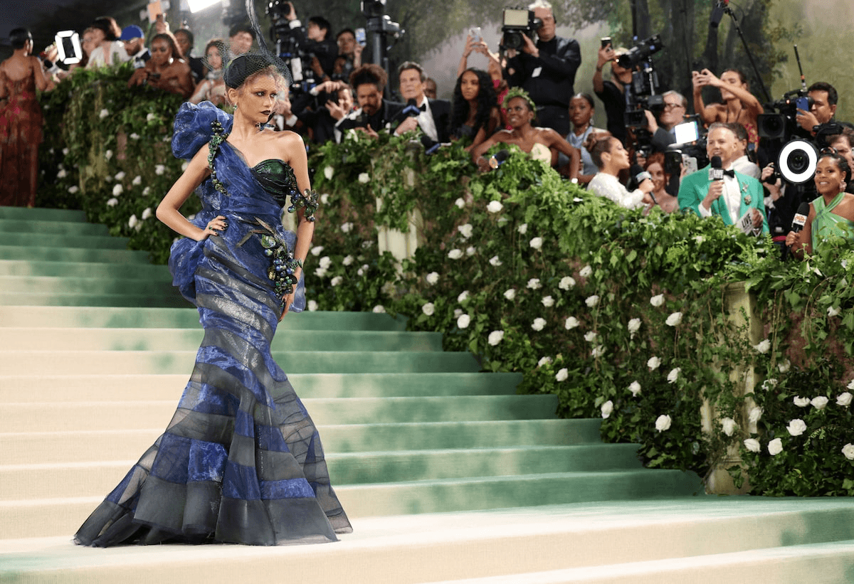 Gaun Beraksen Anggur Zendaya Jadi Sorotan, Berikut Deretan Penampilan Bintang Hollywood di Met Gala 2024