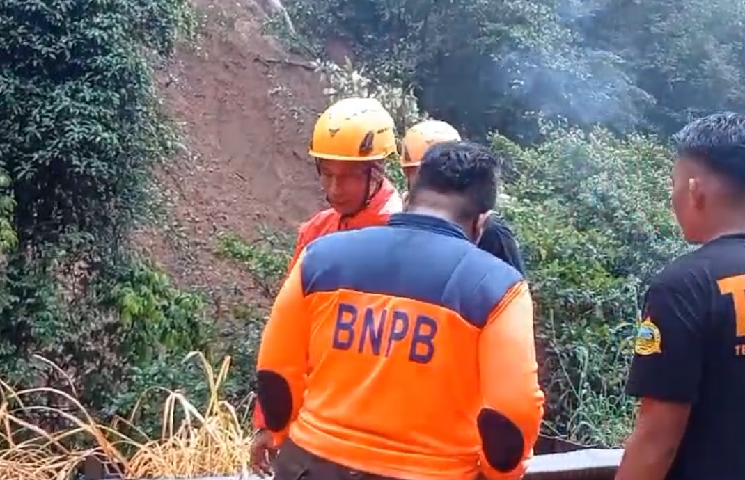 Tanah Longsor di Kota Padang: 2 Warga Hilang Ditemukan Selamat