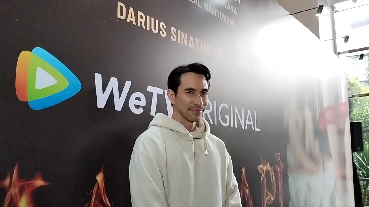 Bakal Jalani Syuting Adegan Dewasa dengan Luna Maya, Darius Sinathrya Izin ke Istri dan Anak