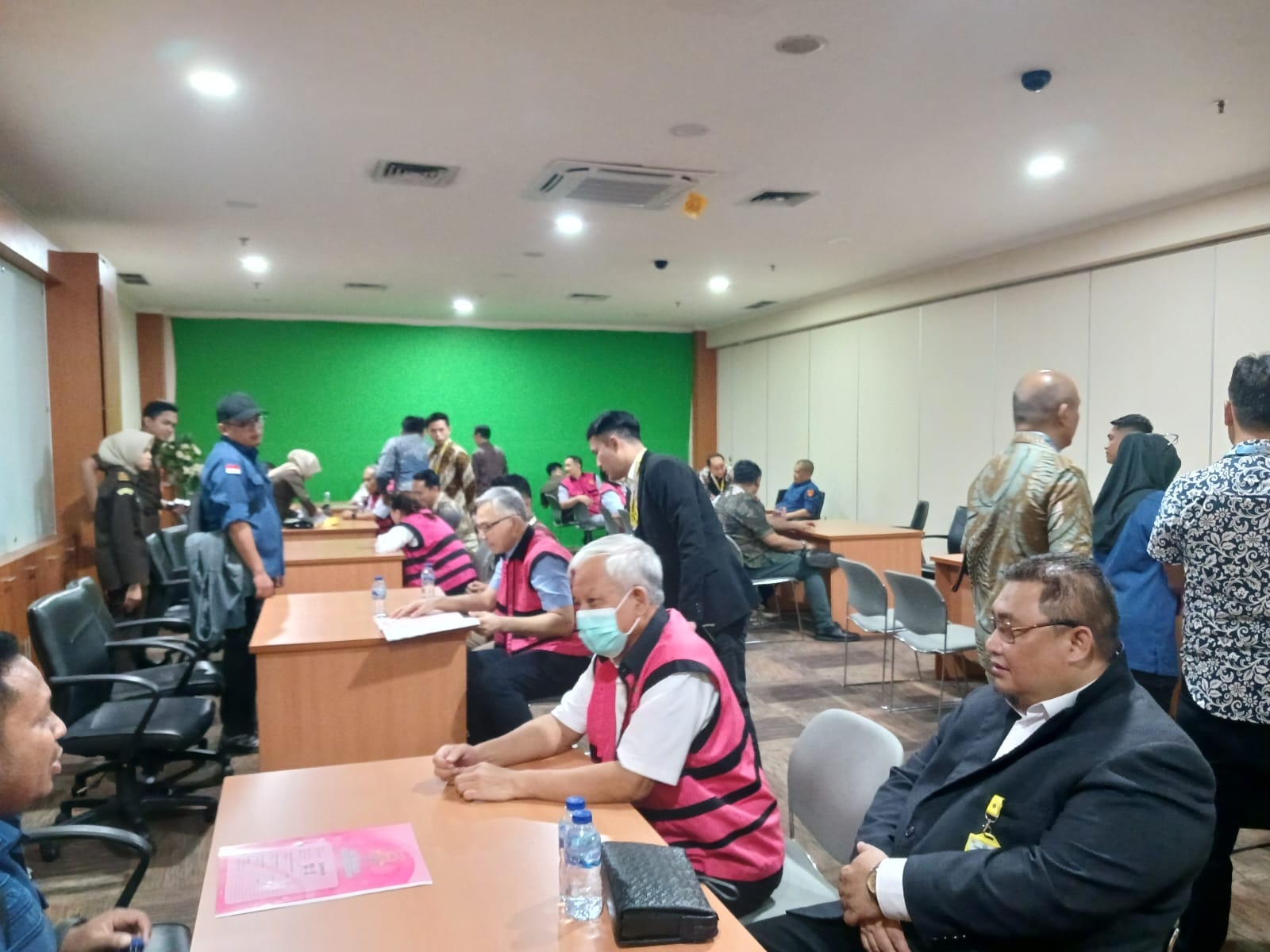 Segera Diadili, Kejagung Serahkan 10 Tersangka Korupsi Timah ke Kajari Jaksel