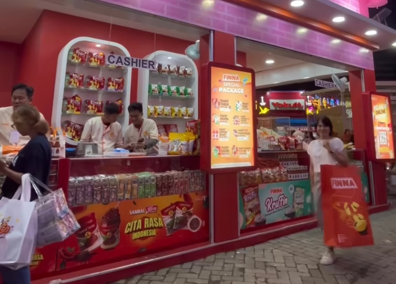 Keramaian Hari Pertama PRJ 2024, Pengunjung Puas Icip-icip Gratis di Booth Finna Food